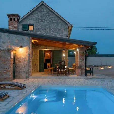 Eli Rustic Villa *